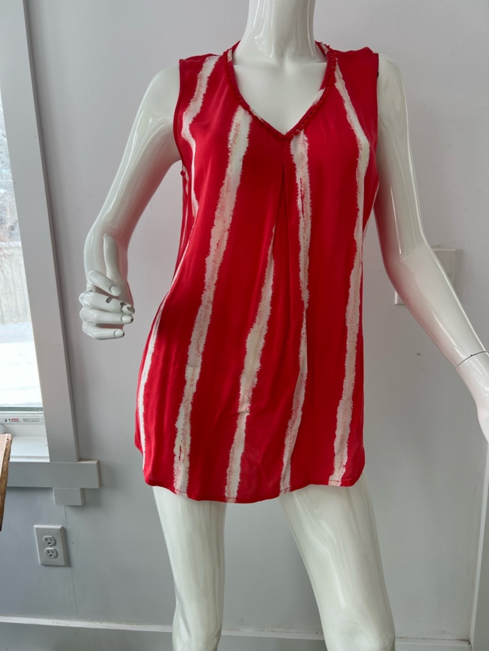 Summer Ready Sleeveless  Flowy Top Lightweight& Flattering Fit size 38